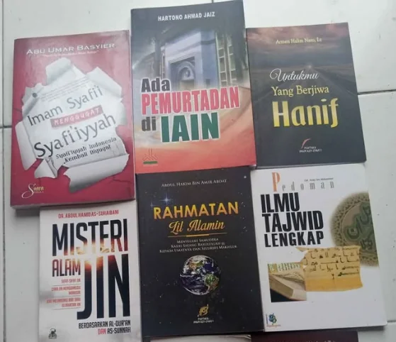 Buku agama islam Kondisi bekas seperti baru