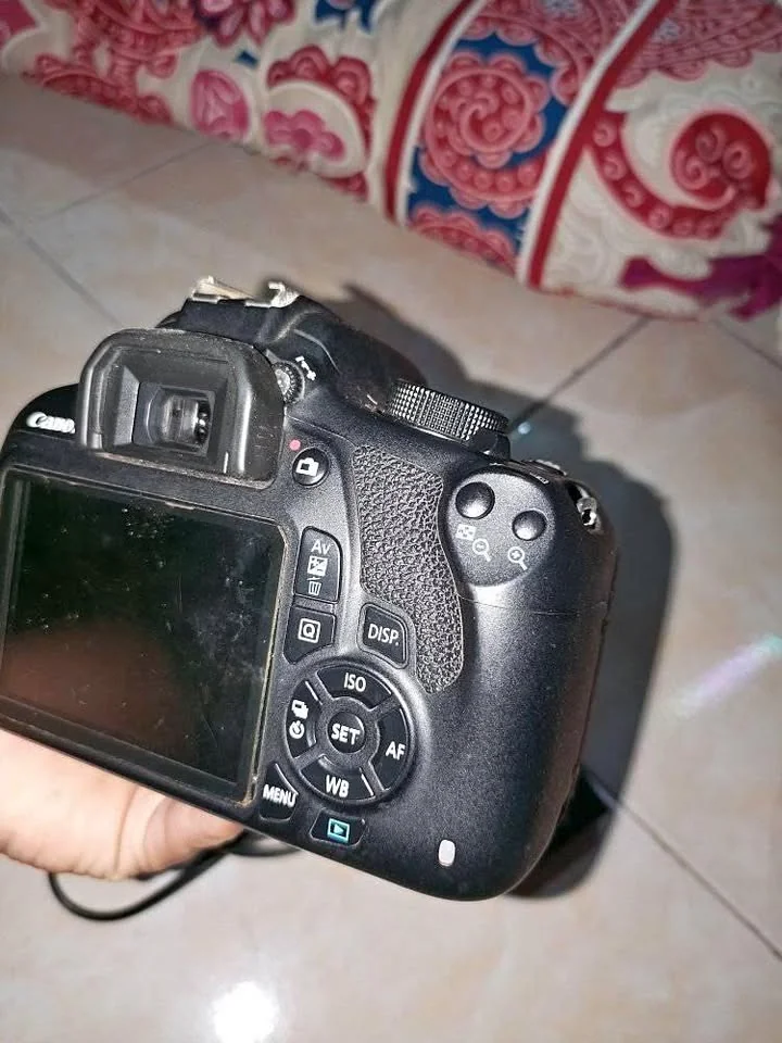 DSLR Canon 1200D