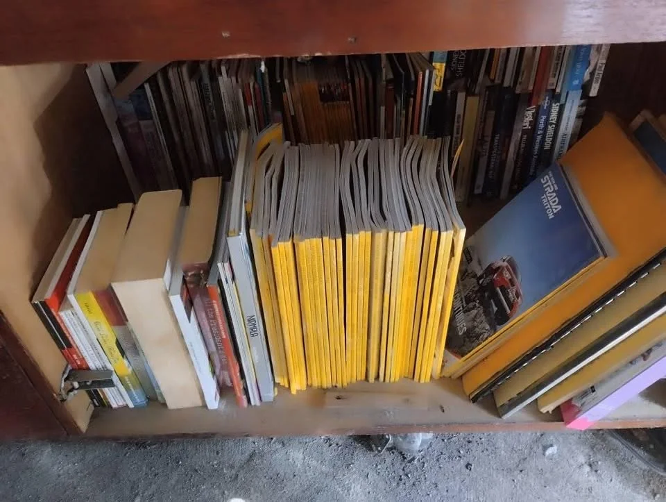 Jual Macam-macam Buku Bekas