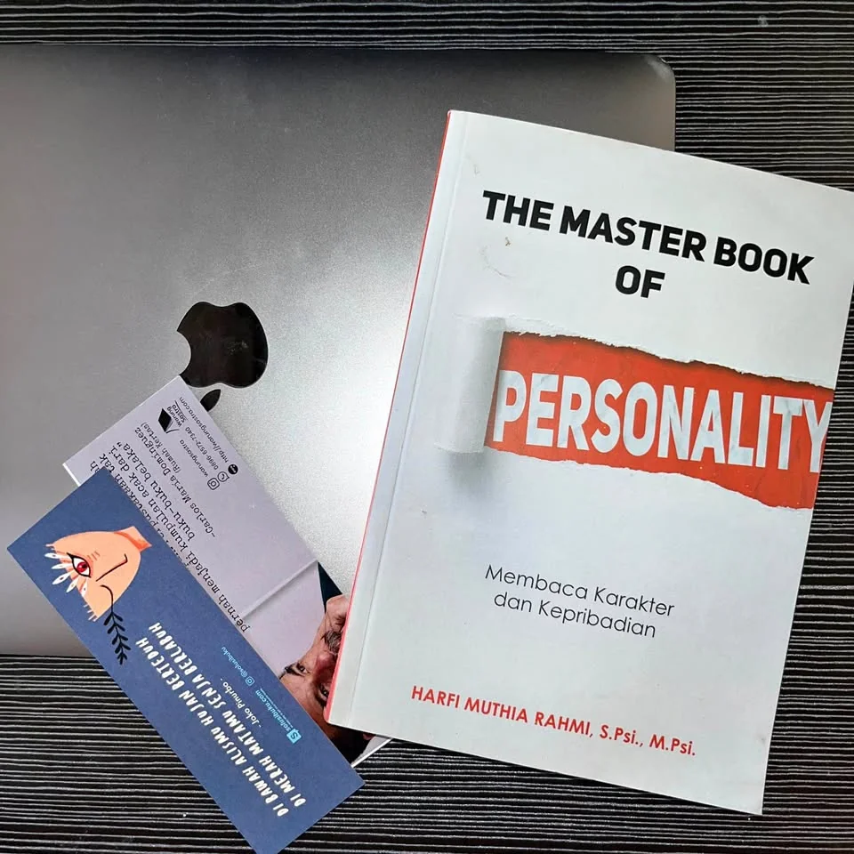 Buku Psikologi Master of Personality