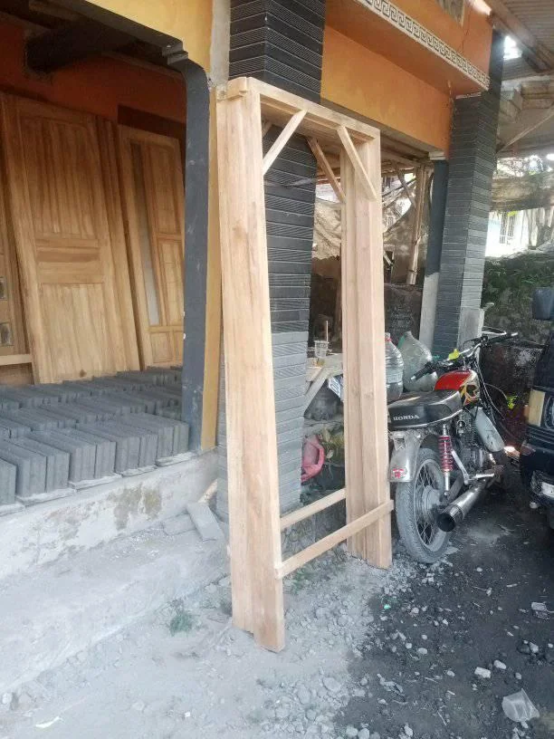 Pintu kusen jendela