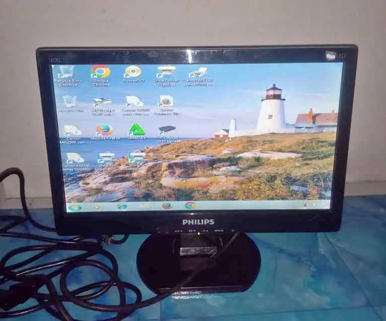 Jual monitor LCD Philip 16″ minus flek,gambar normal terang,garansi