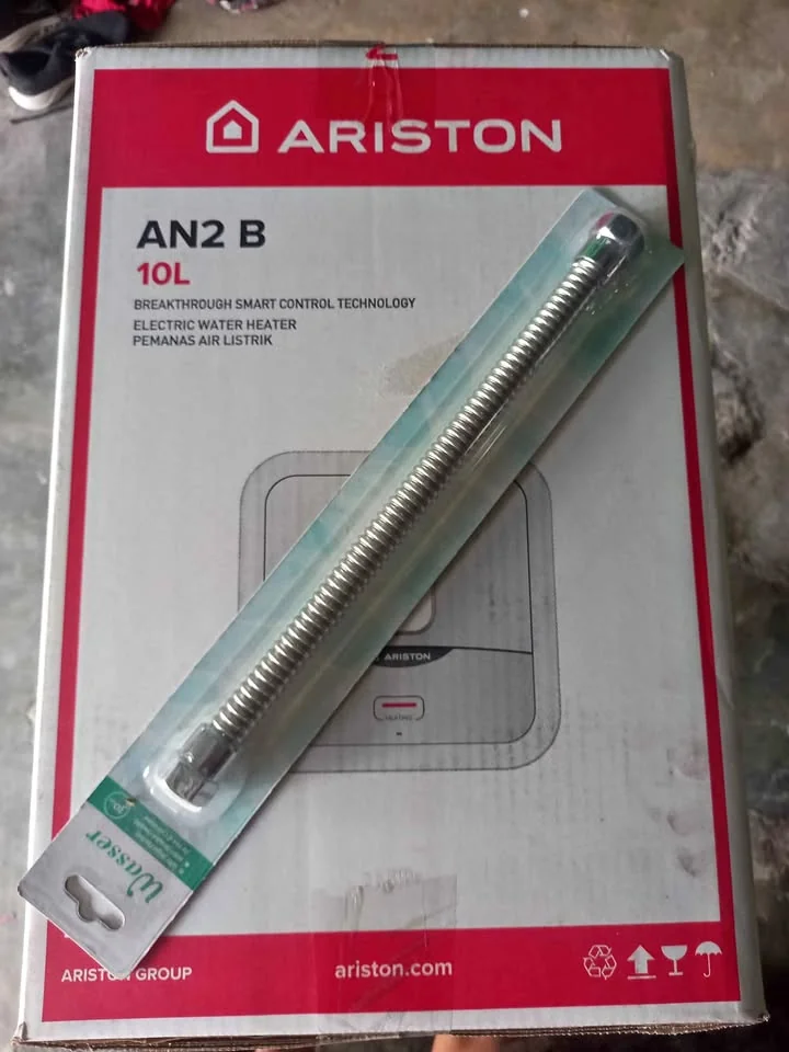Water Heater Ariston 10 ltr kondisi baru gress