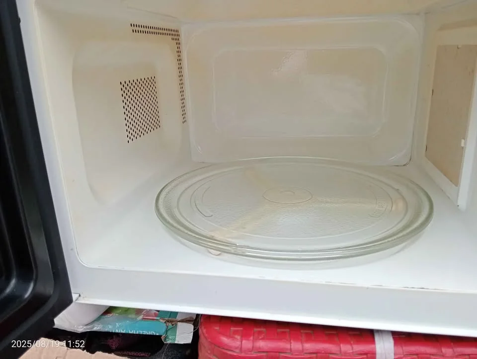 Microwave oven bekas