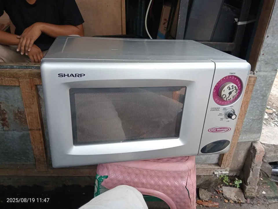 Microwave oven bekas