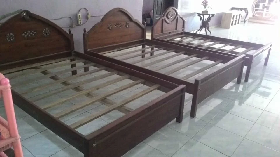 Dipan/tempat tidur kayu jati