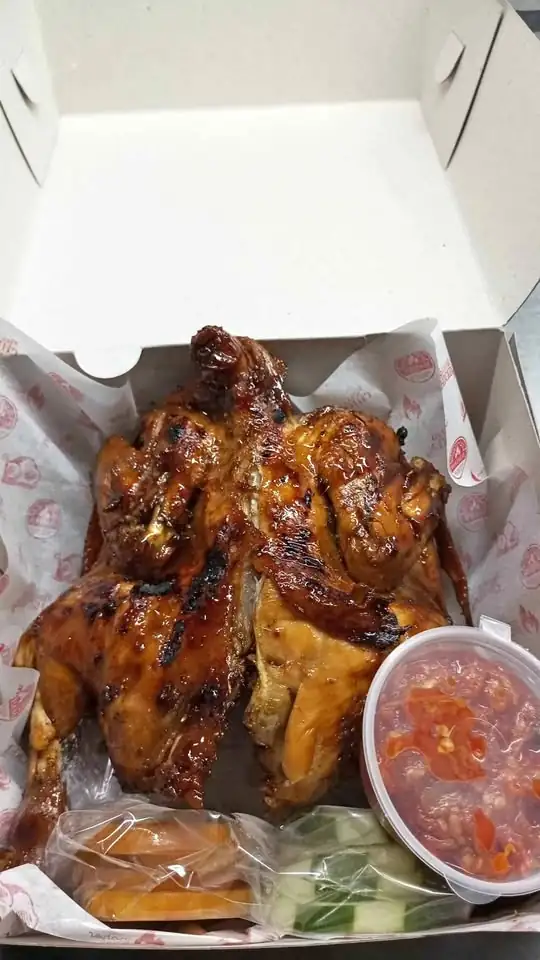 Ayam Bakar Maher utuh