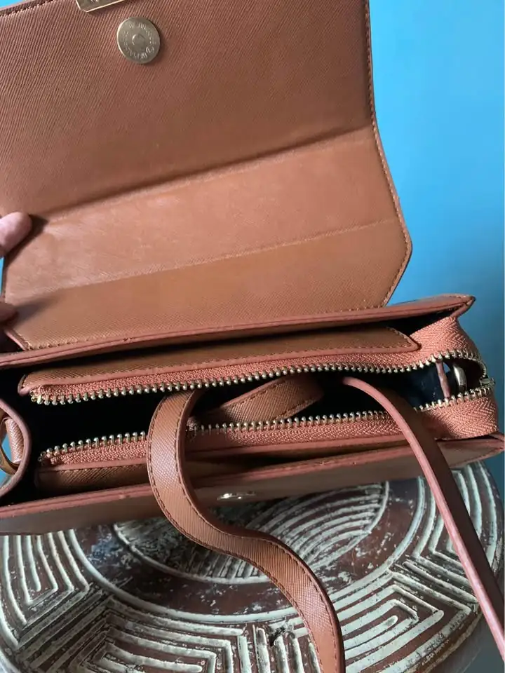 Dijual Tas slingbag damelia