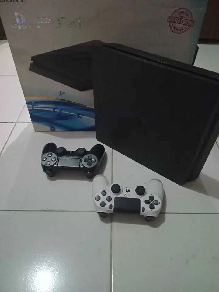ps4 slim 500gb + game digital