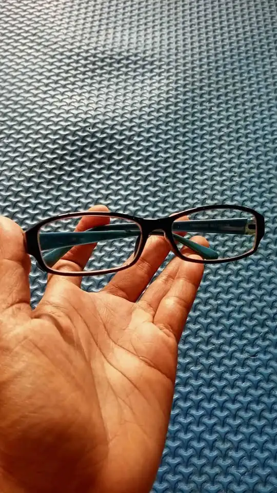 Kacamata Minus Wanita Bekas (-0.75)