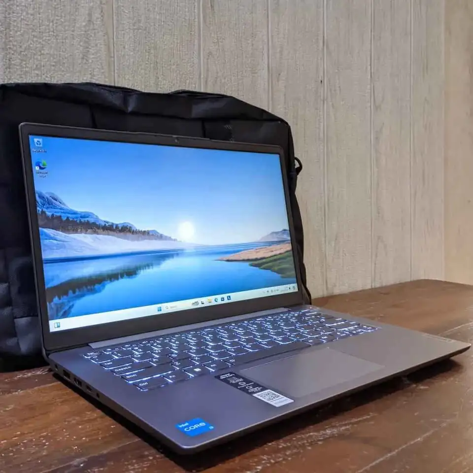Laptop Lenovo Ideapad Slim 3 (2023) Power On Time 2 Hari Intel Core i3