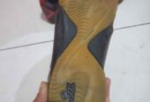 Sepatu olahraga