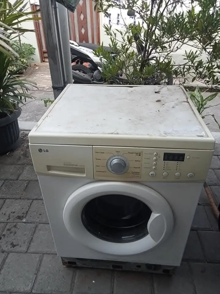 Mesin cuci front loading LG inverter
