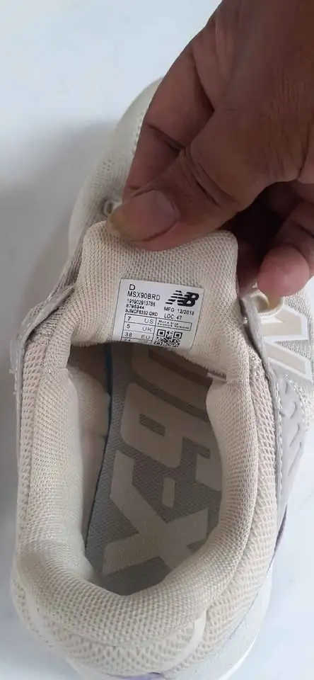 Sepatu new balance uk 37-38 baru sekali pakai