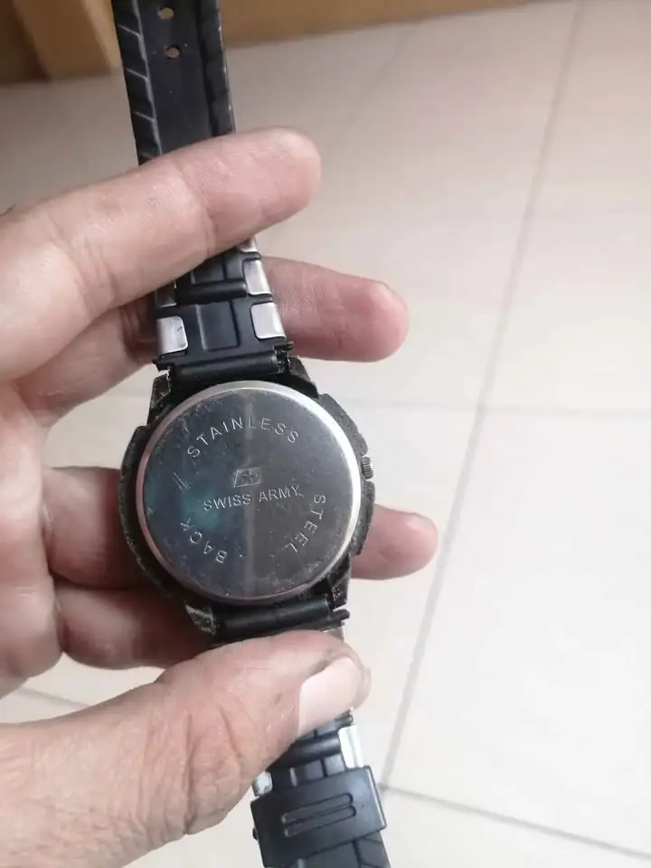 Jam tangan cowok swiss army