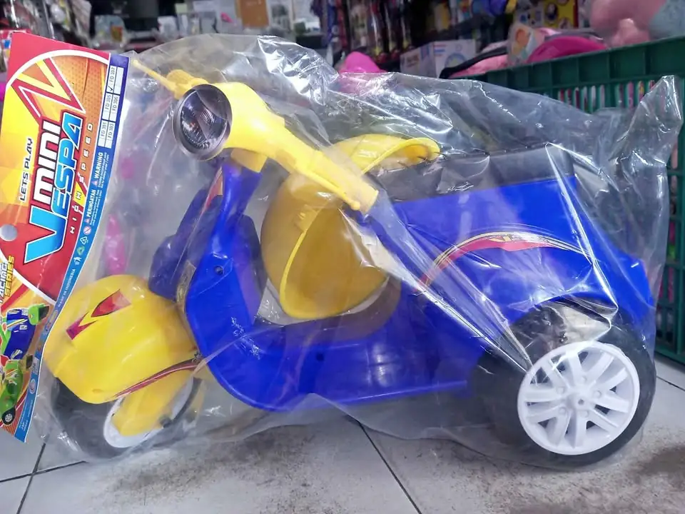 Mainan anak vespa naik helm Promo