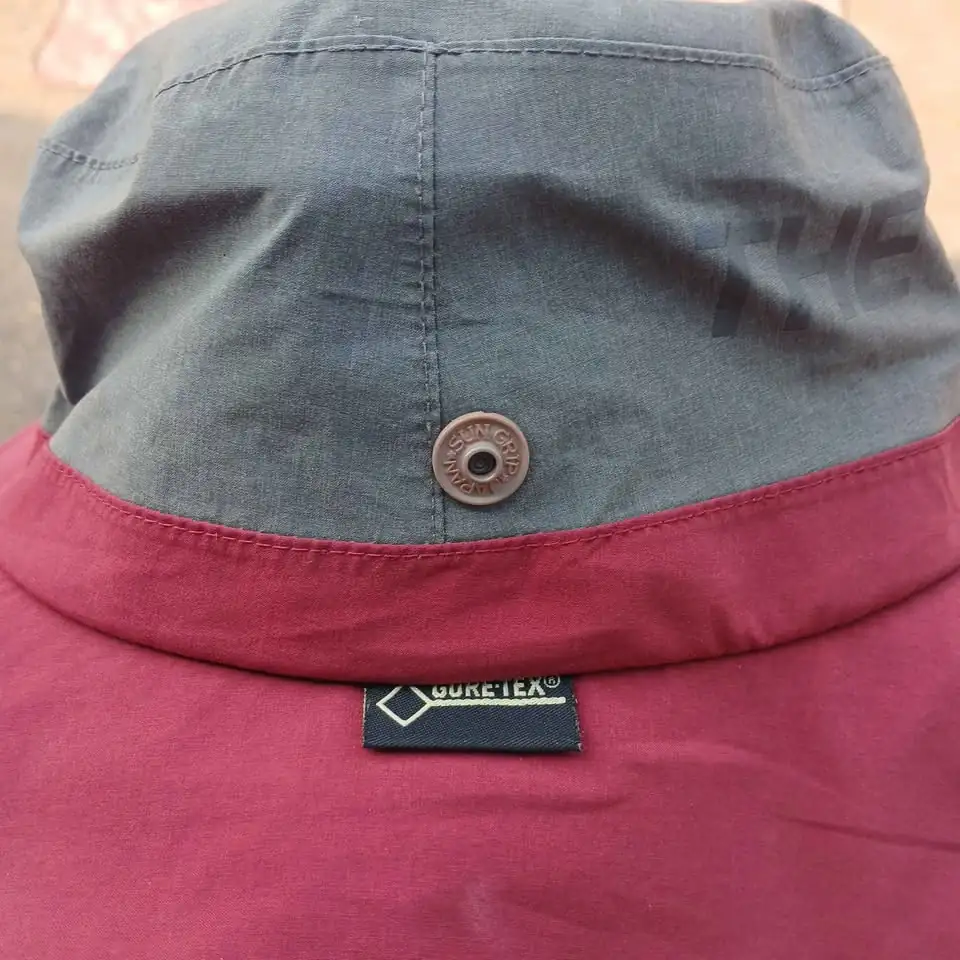 Topi rimba tnf