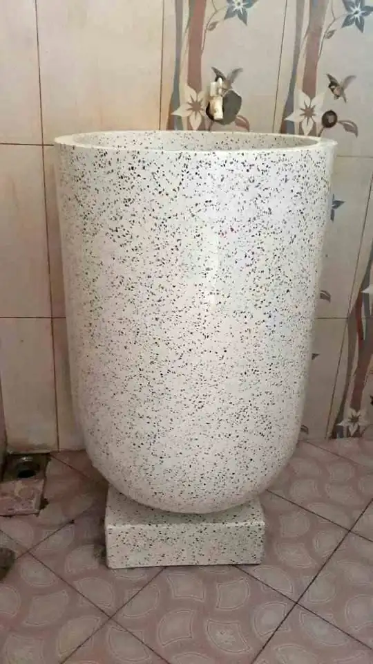 Di jual bak mandi