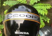 Helm scoopy hitam
