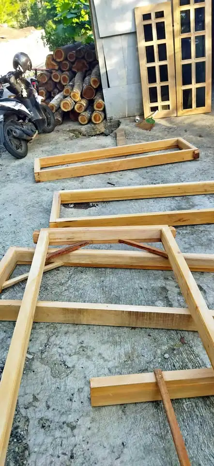 Bismillah Melayani berbagai macam model pintu, kusen dan jendela