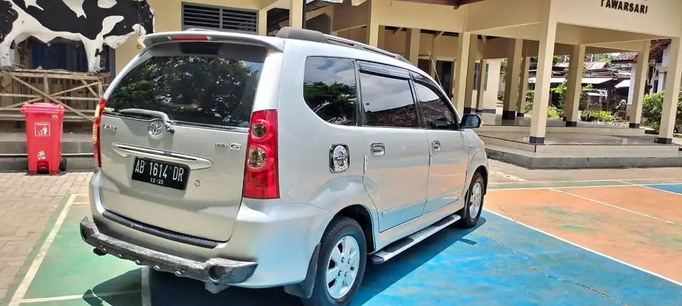 Mobil bekas murah Avanza G Tahun 2011