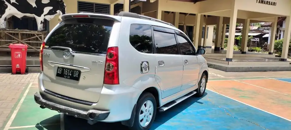 mobil bekas Avanza G Tahun 2011