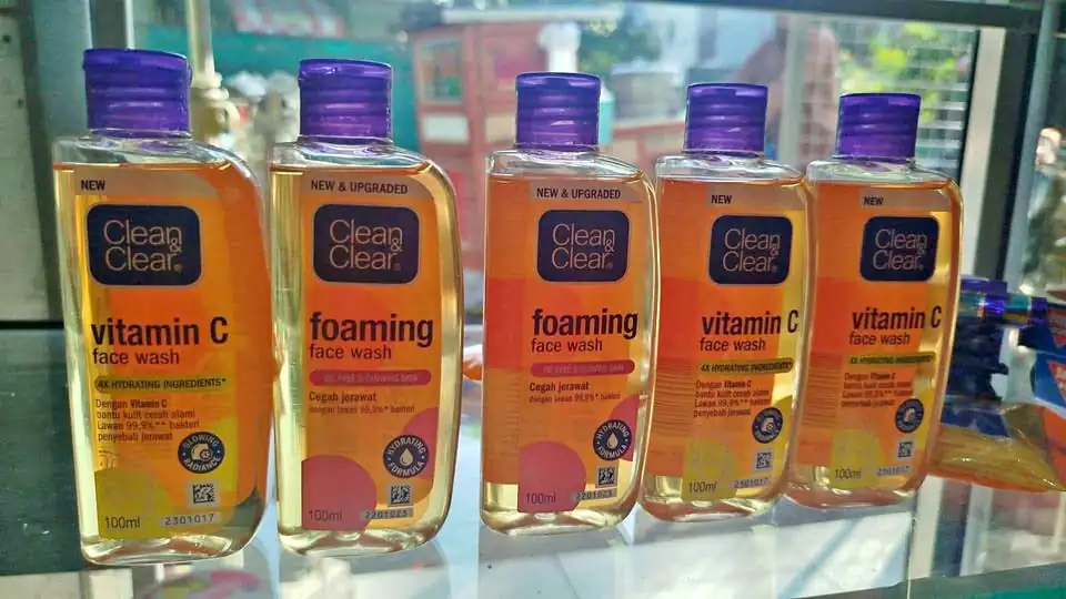 Clean n clear 100 ml Rp15.000