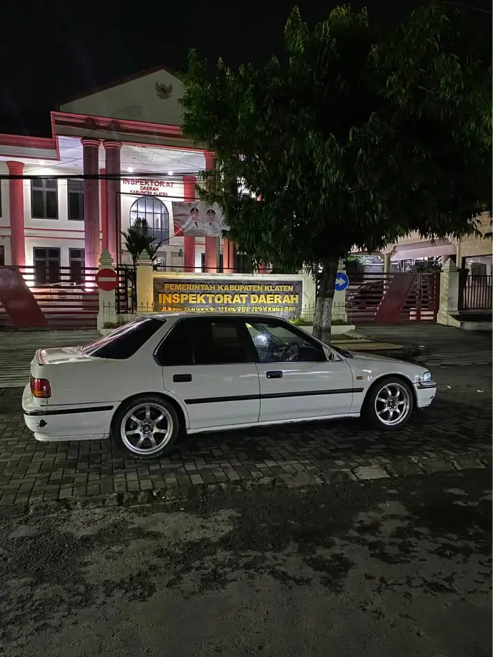 1990 Maestro sedan