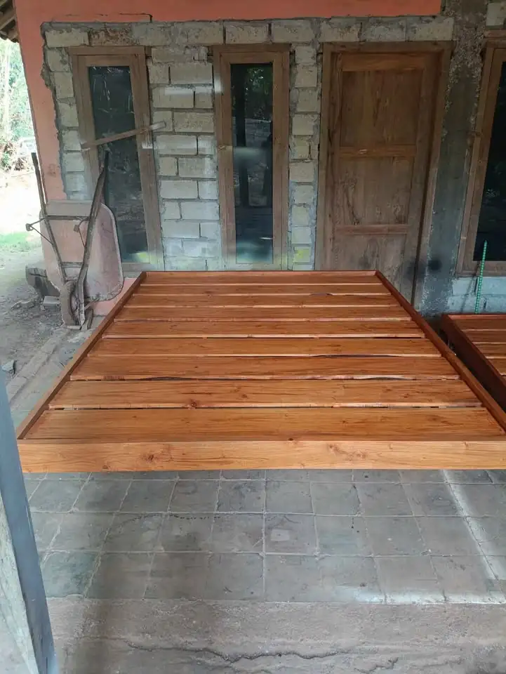 Dipan tempat tidur