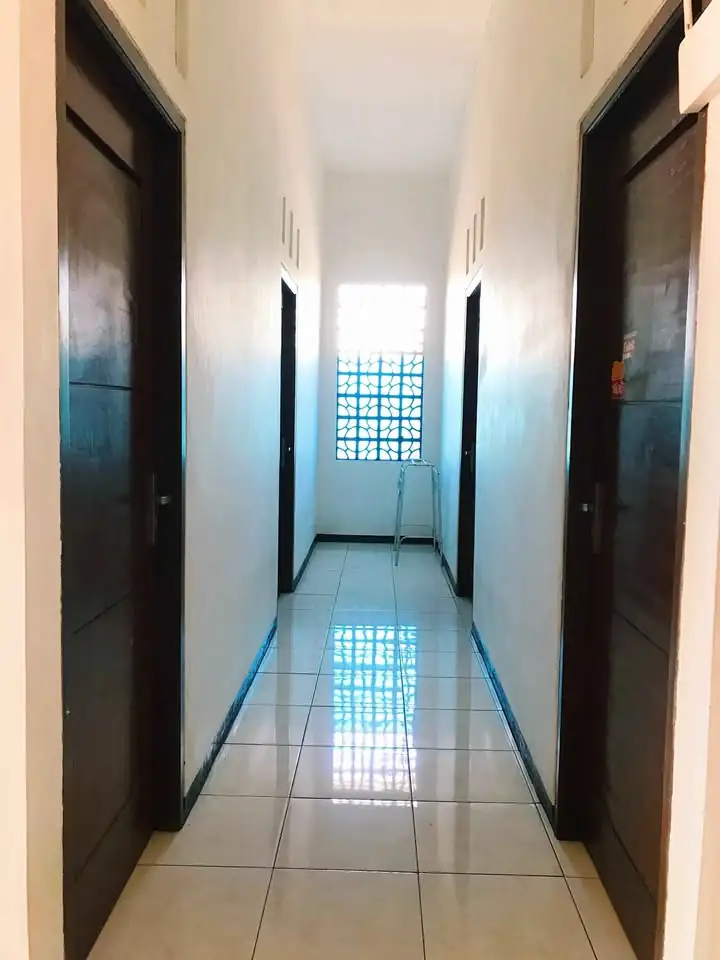 Ruang Pribadi Disewakan
