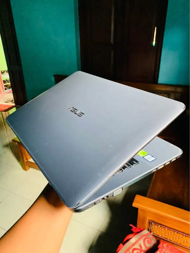 Laptop asus core i3 gen6 Ram 8 SSD VGA Nvidia 920mx