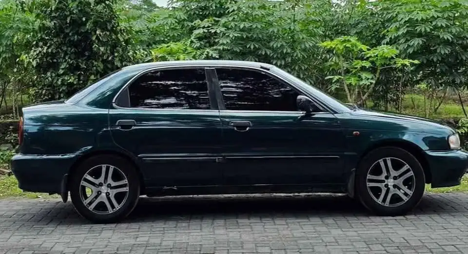 Mobil bekas Suzuki Baleno 1997