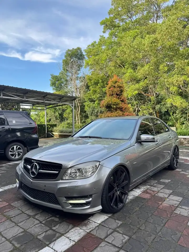 Mercedes-Benz w204 c200