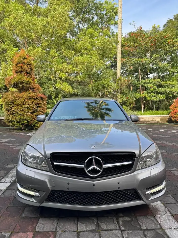 Mercedes-Benz w204 c200