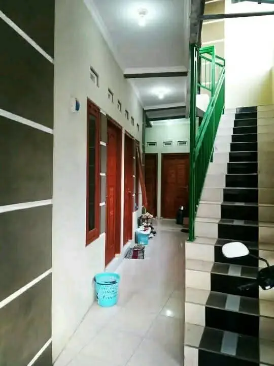 RUMAH DEKAT KAMPUS DENGAN 8 KMR KOS Rp1,9 M