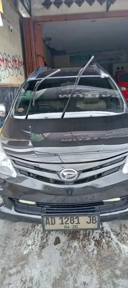 2013 Daihatsu mobil xenia