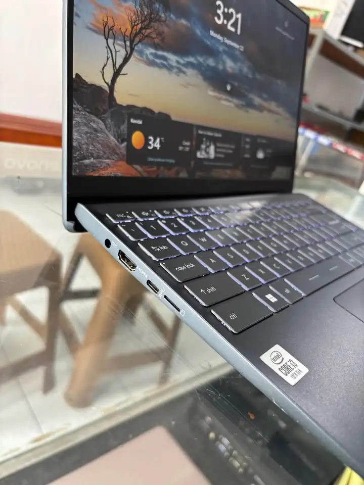 Laptop slim cakep intel core i3 generasi 10