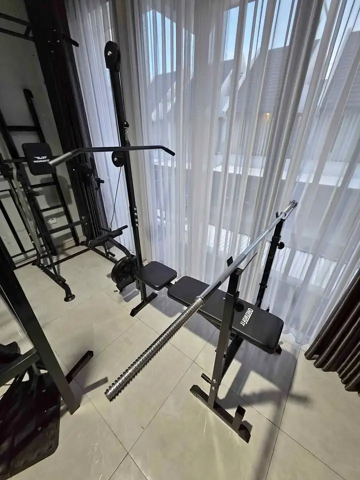 Alat Bench Press Gym