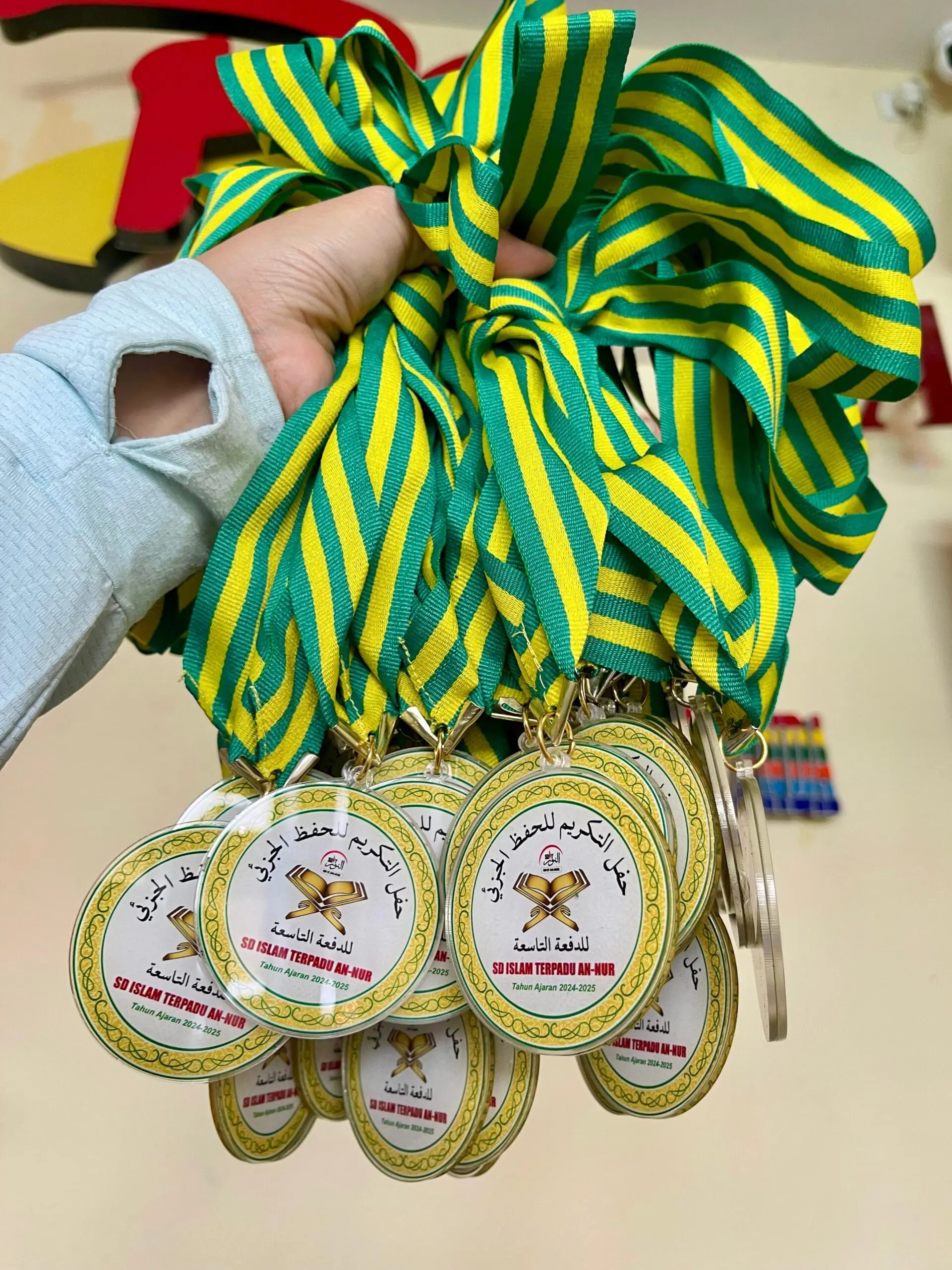 MEDALI PENGHARGAAN AKRILIK