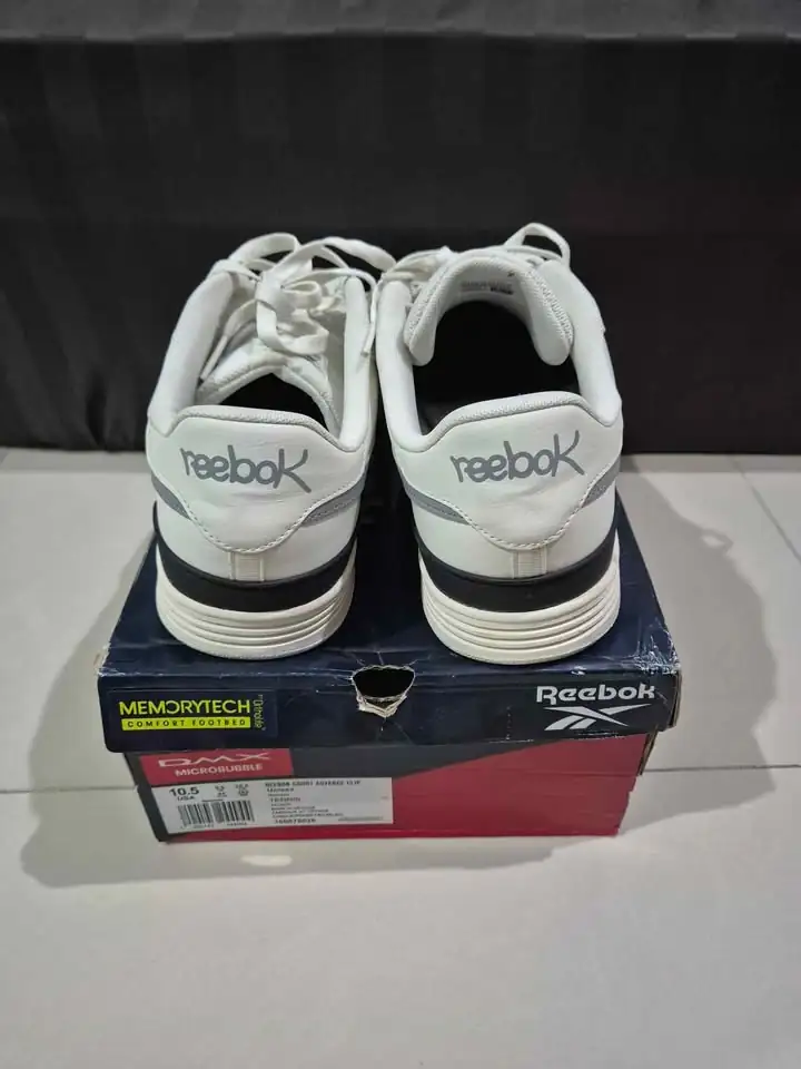Sepatu Reebok Putih