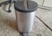 Tempat Bak Sampah Pedal Bin Krisbow 12L