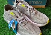 910 Hiroshi Abu Sepatu Running