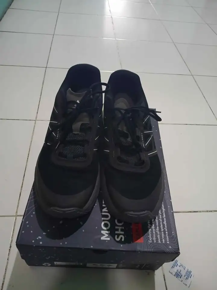 Sepatu Trail Run
