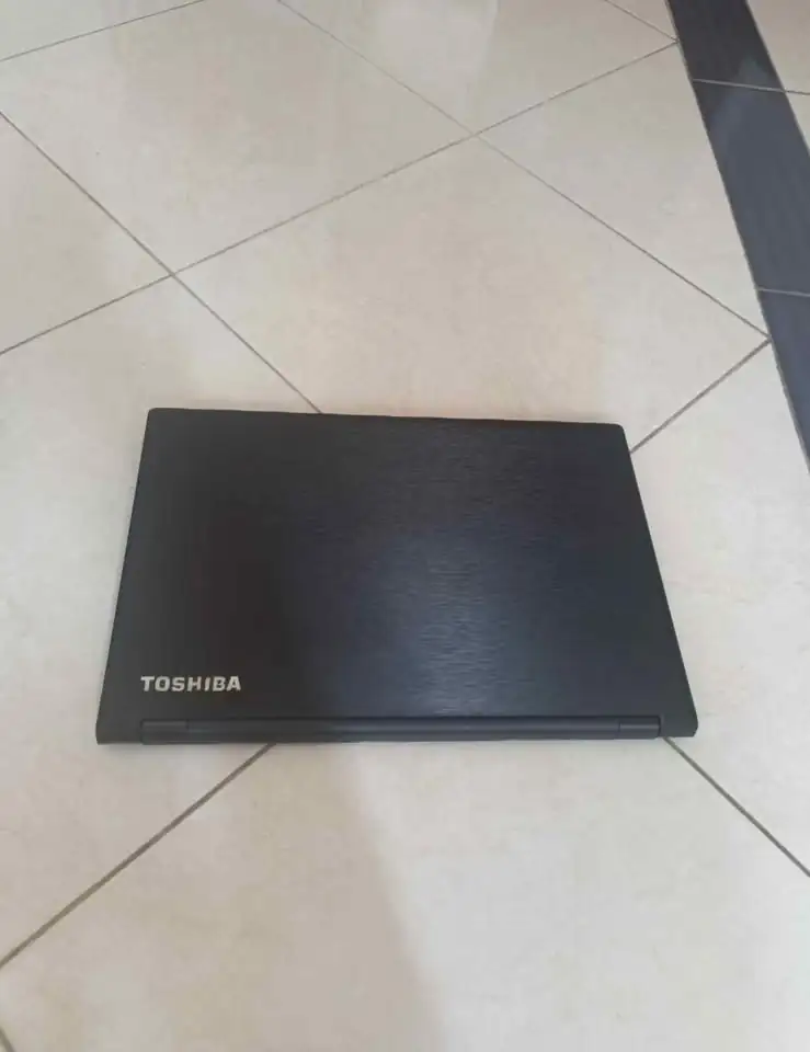Laptop Toshiba Dynabook R73 Intel Core i5 generasi 6