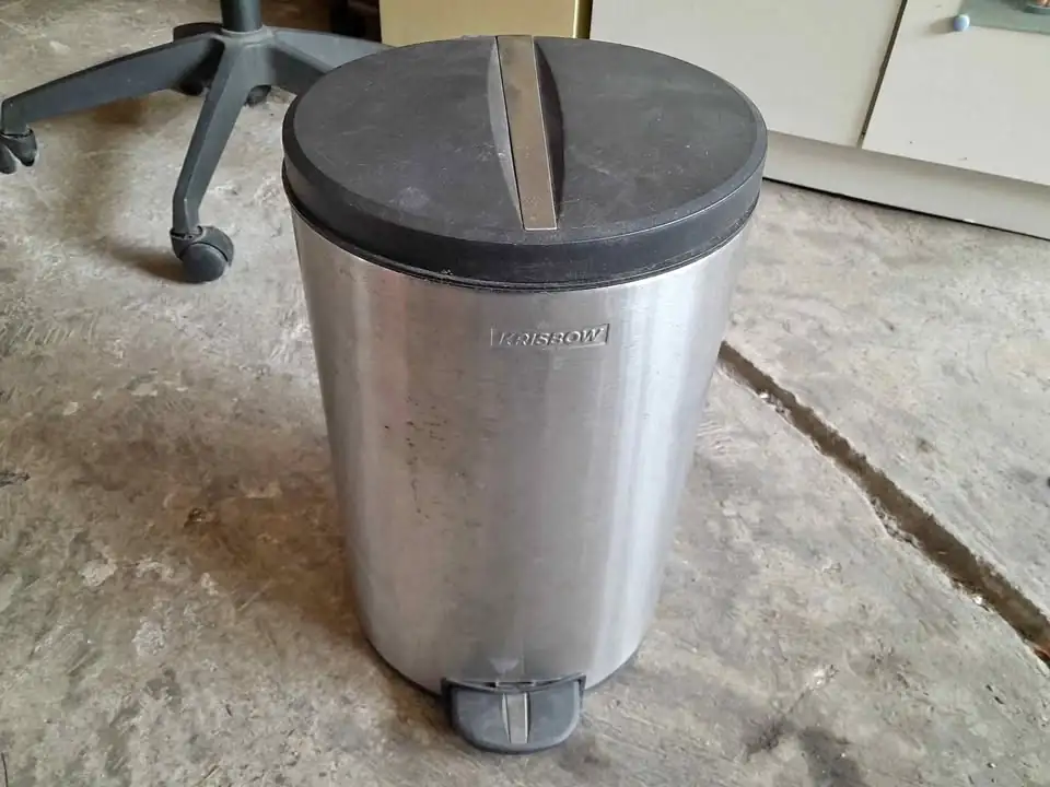 Tempat Bak Sampah Pedal Bin Krisbow 12L