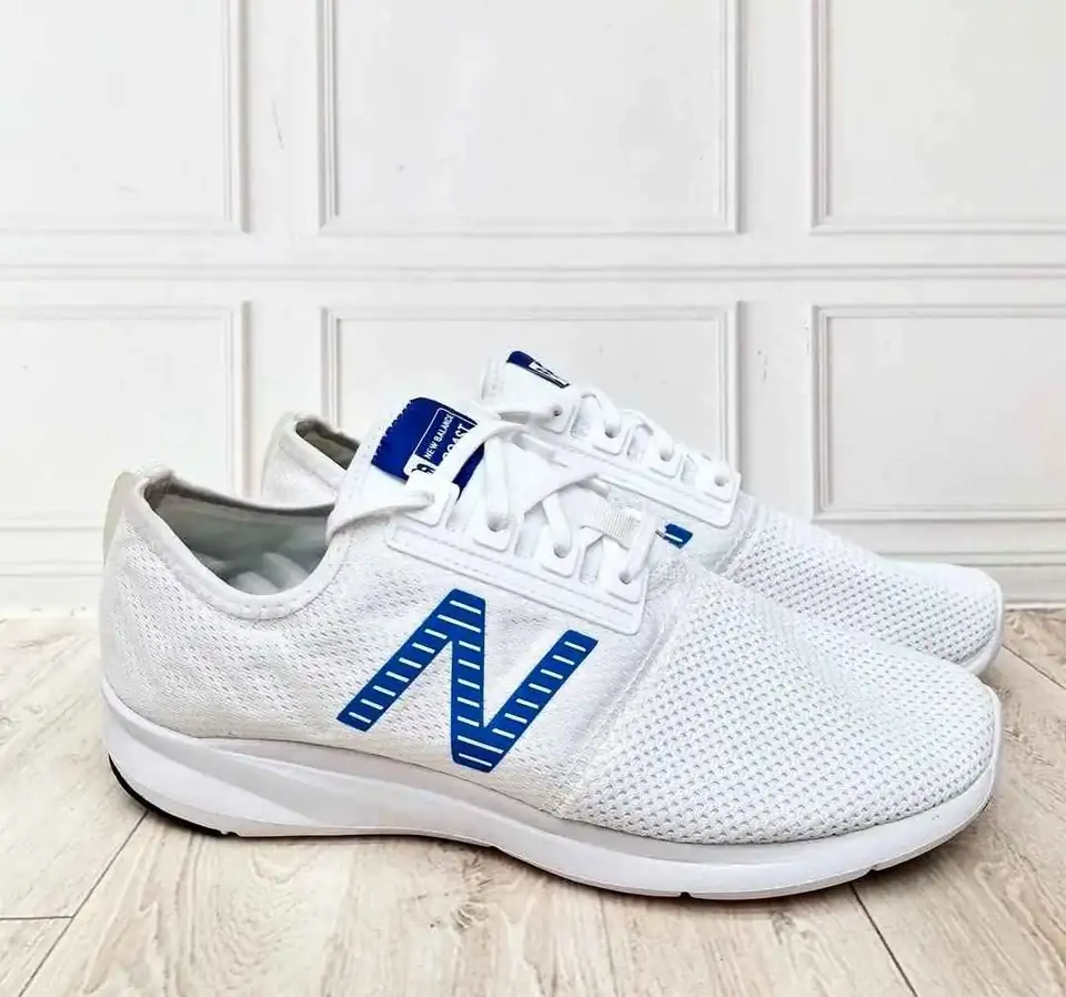 NEW BALANCE Coast V4