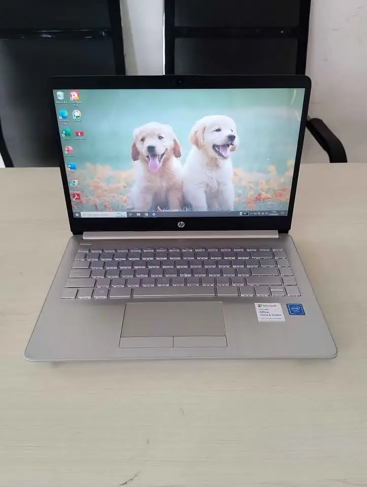 Laptop bagus HP 14s cf2017tu Intel RAM 8gb SSD 256gb keyboard nyala