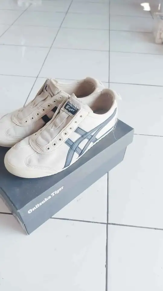 Sepatu onitsuka tiger masih bagus ukuran 39