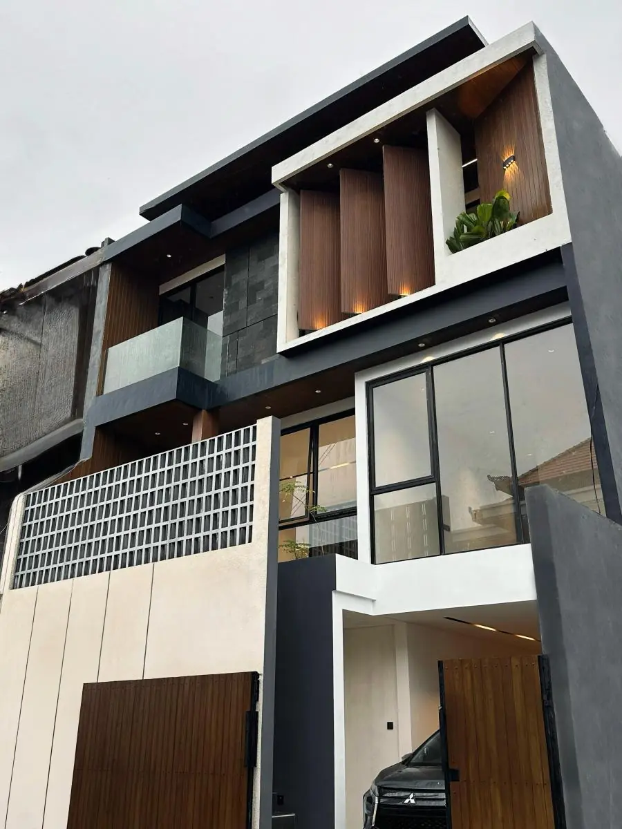 Jual Rumah Hadap Selatan 2 Lantai 4+1 Kamar Tukad Badung Renon Denpasa
