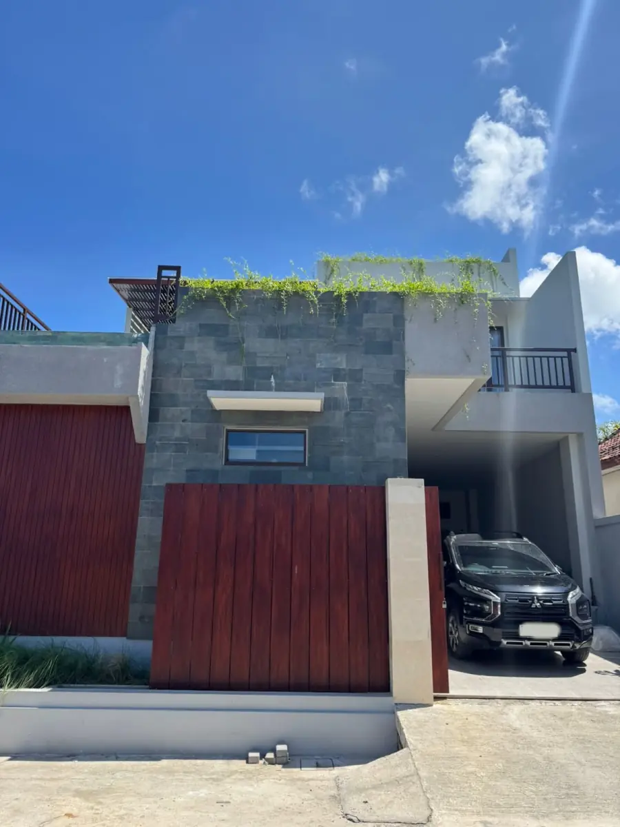 Jual Villa Mewah Hadap Timur 2 Lantai Rooftop 3+1 Kamar Ungasan Badung